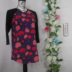 LULAROE Randy Tee. Size Medium